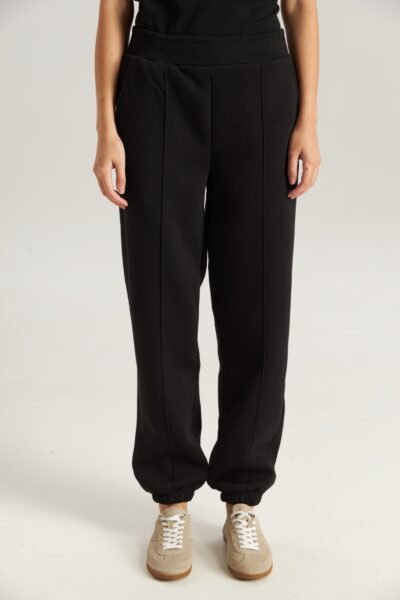 Pantaloni pentru dame cu buzunare